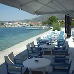 View House * Agria