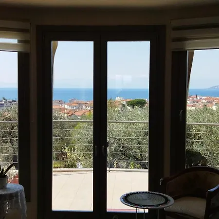 View House 펜션 아기라